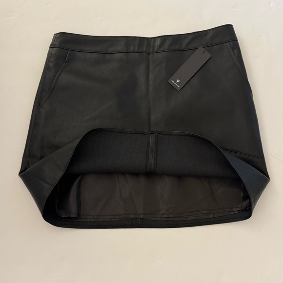 Lulus Harley Faux Vegan Leather High Rise Mini Short Skirt, Black, Size M, NWT - Picture 11 of 14